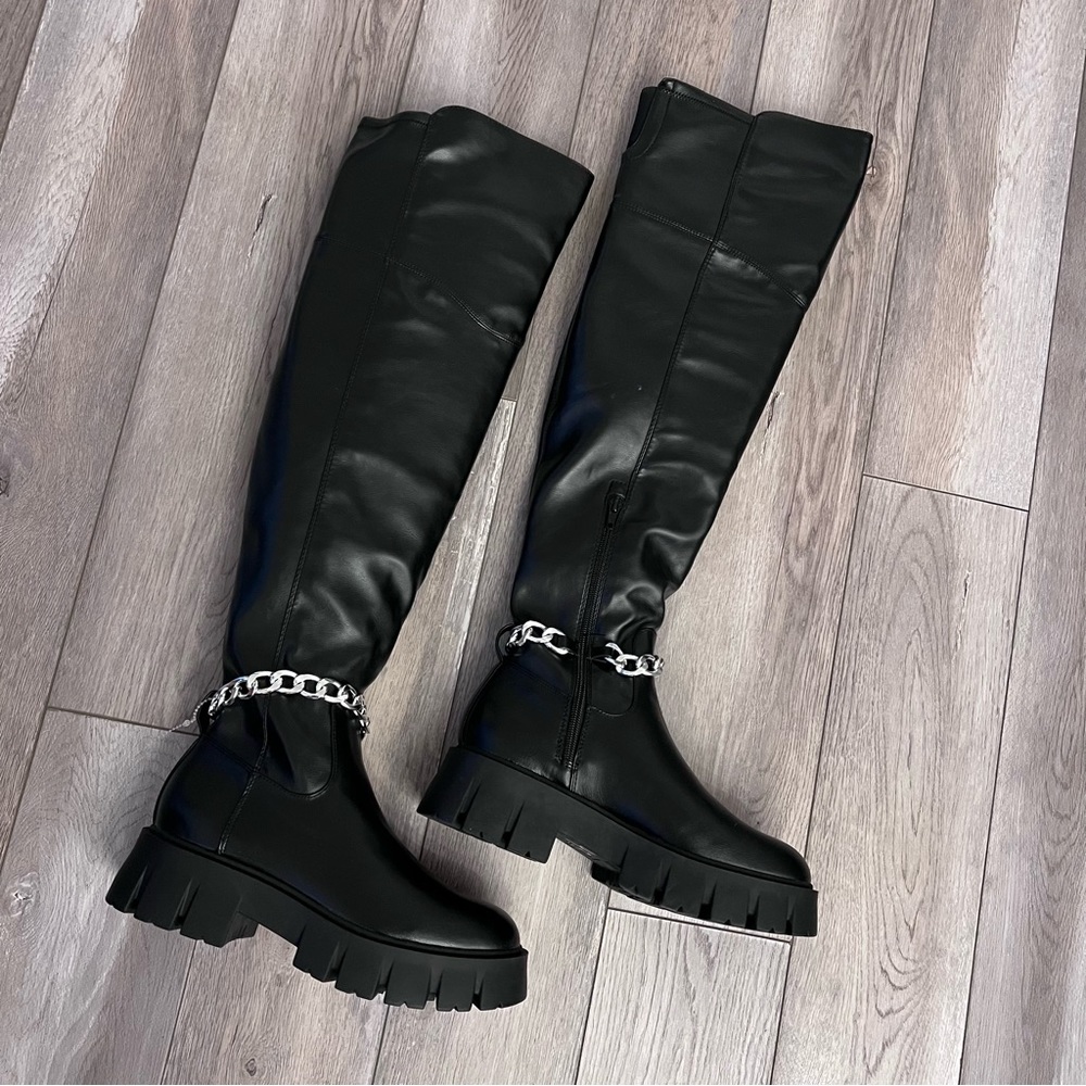 G By Guess Above Knee Platform Boots With Chain (sz 8)